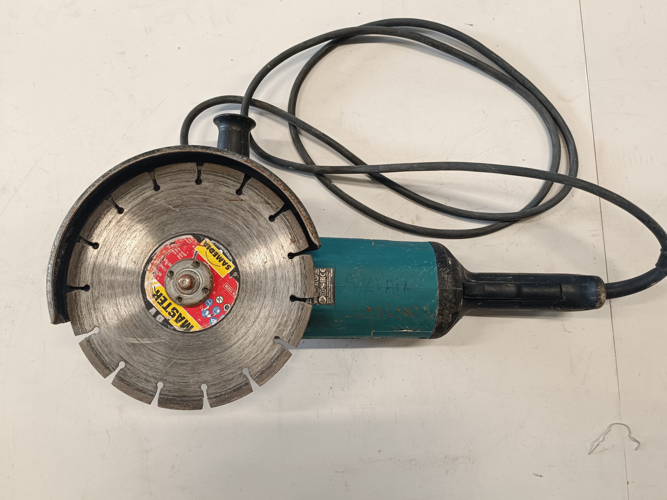 Disqueuse MAkita GA9061R