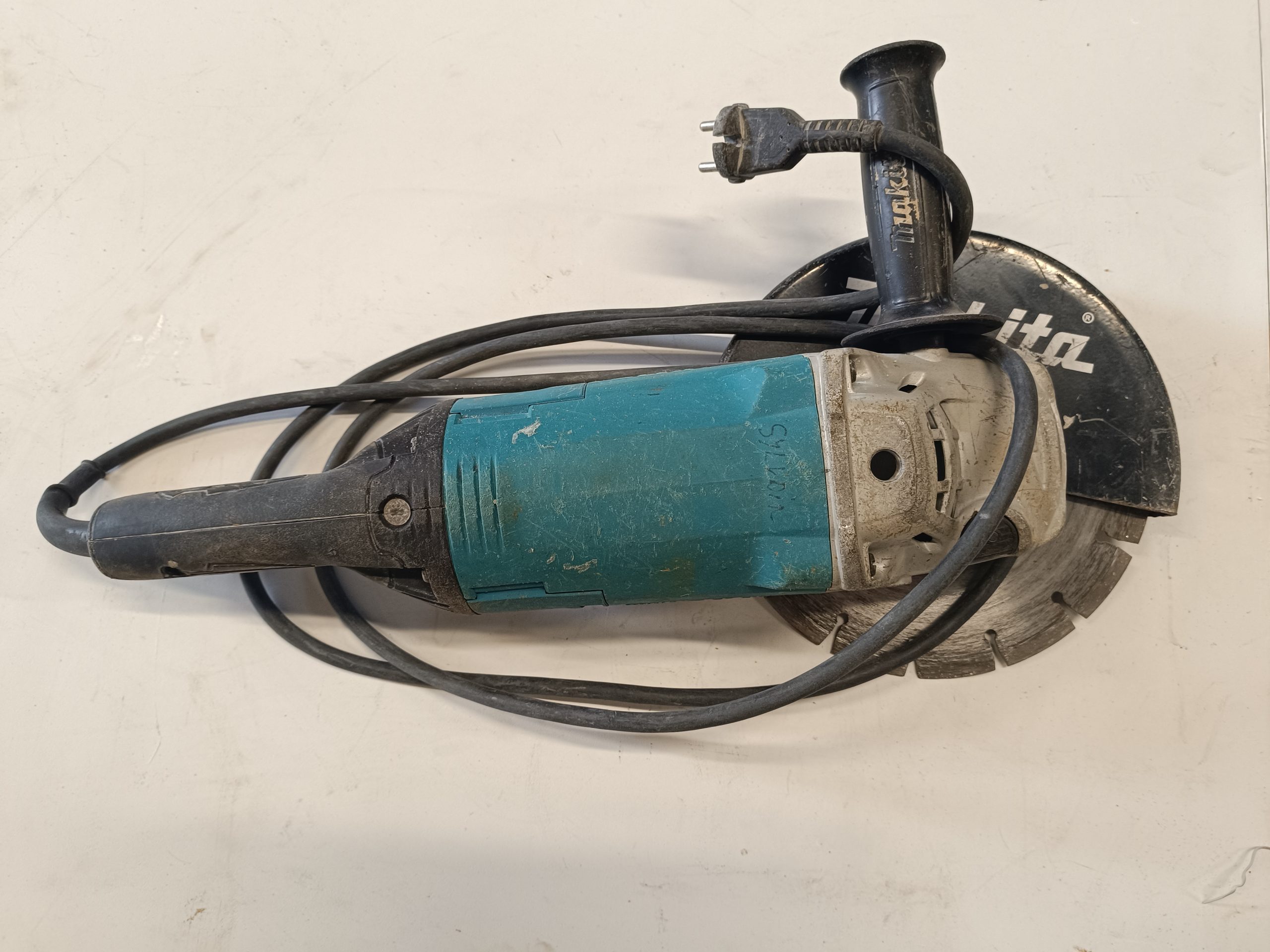 Disqueuse meuleuse d'angle makita 230 mm